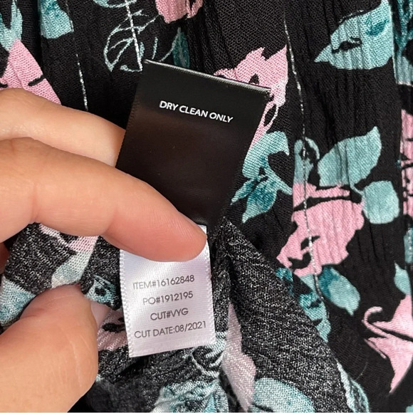 Torrid Peasant Blouse Crinkle Gauze With Lurex Floral Black women’s 1X - Picture 12 of 16